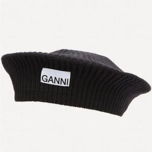 GANNI beret black